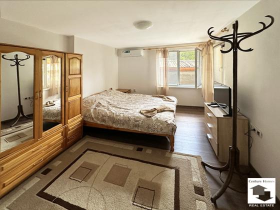 Image No.10-3 Bed House for sale