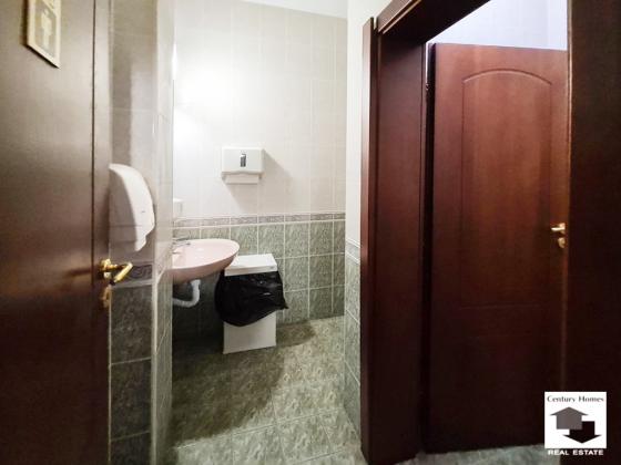 Image No.8-8 Bed House for sale