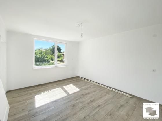 Image No.11-2 Bed House for sale