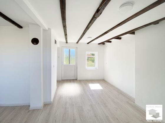 Image No.15-2 Bed House for sale