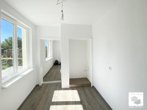 Image No.9-2 Bed House for sale