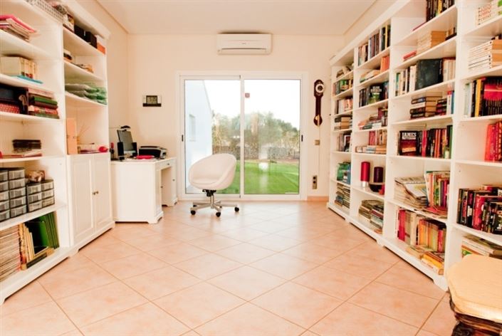 Image No.10-7 Bed Villa for sale