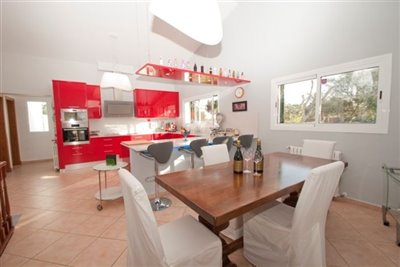 310-villa-for-sale-in-trebaluger-4220-large