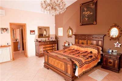 310-villa-for-sale-in-trebaluger-4221-large