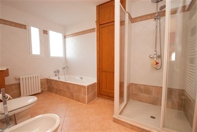 310-villa-for-sale-in-trebaluger-4227-large