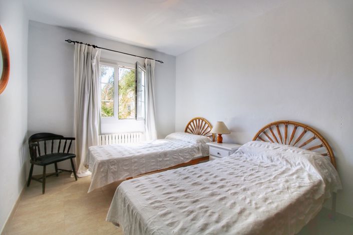 Image No.10-3 Bed Villa for sale