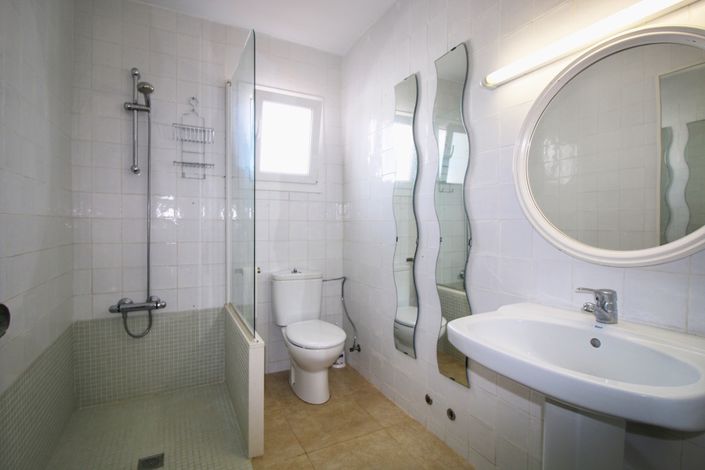 Image No.8-3 Bed Villa for sale