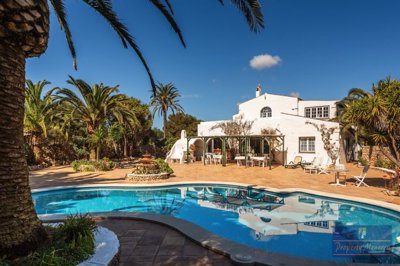 472-villa-for-sale-in-es-castell-9907-large
