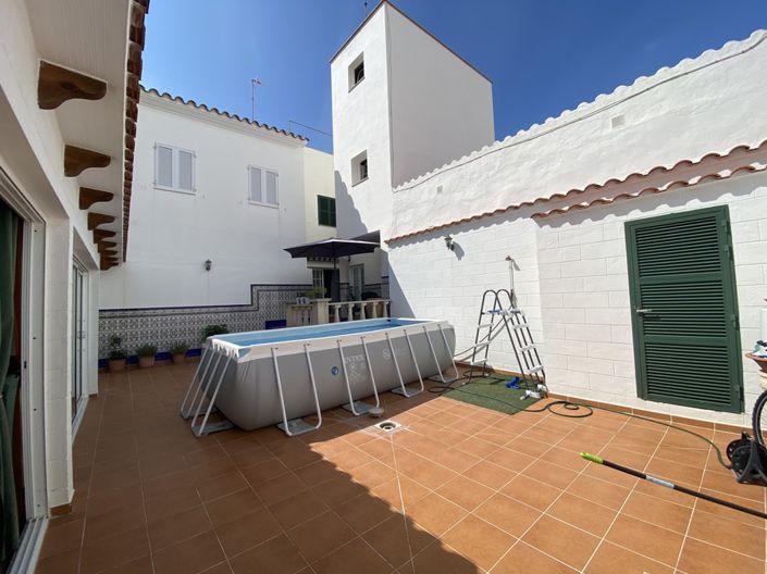 Image No.4-4 Bed Townhouse for sale