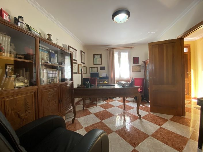 Image No.8-4 Bed Townhouse for sale