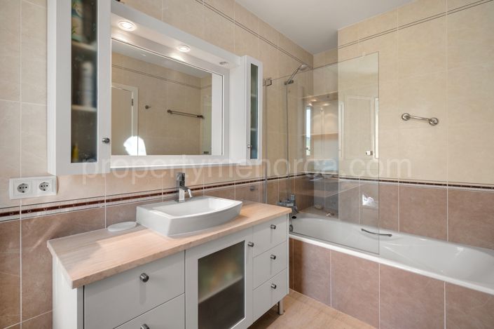 Image No.20-5 Bed Villa for sale