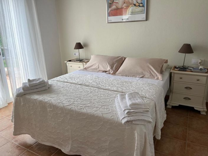 Image No.10-2 Bed Villa for sale