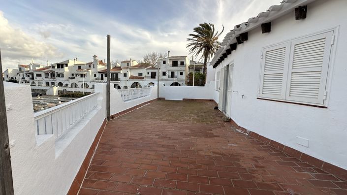 Image No.10-3 Bed Commercial for sale