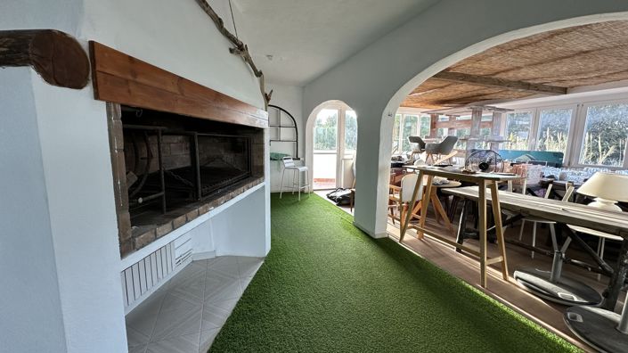 Image No.27-3 Bed Commercial for sale