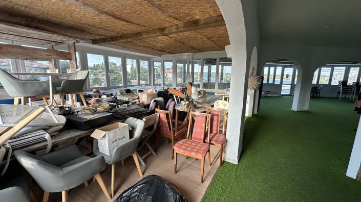 Image No.28-3 Bed Commercial for sale