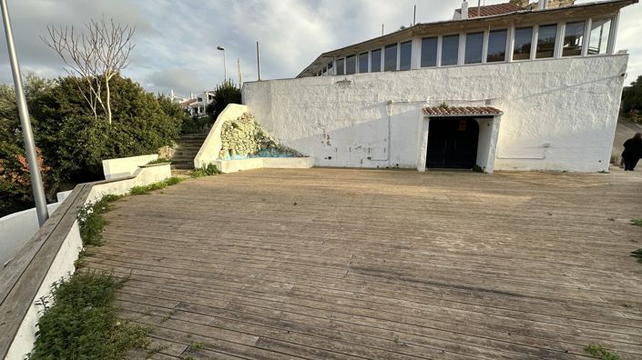 Image No.31-3 Bed Commercial for sale