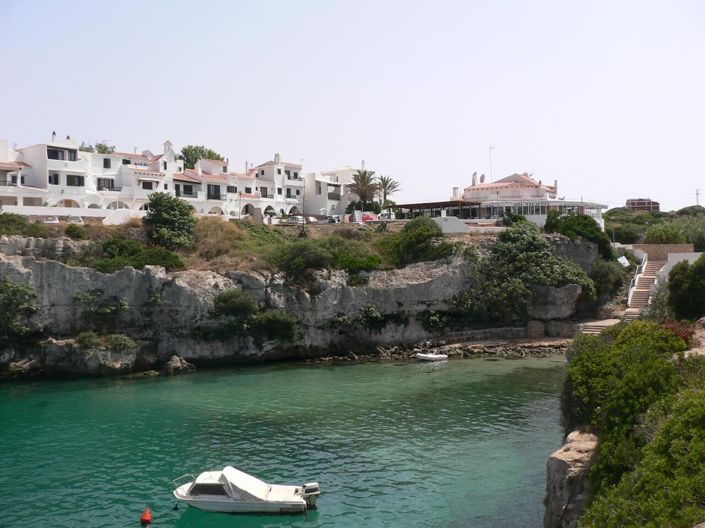 Image No.42-3 Bed Commercial for sale