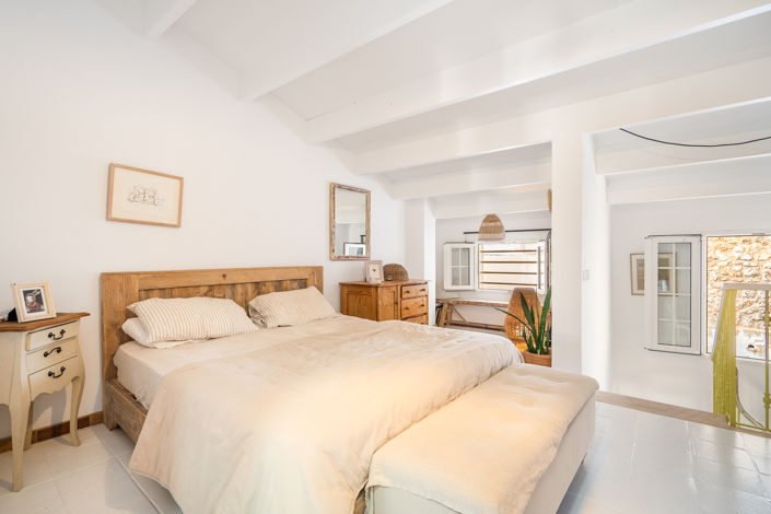 Image No.28-2 Bed Townhouse for sale