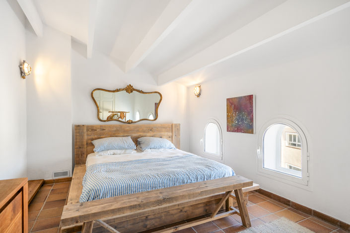 Image No.37-2 Bed Townhouse for sale