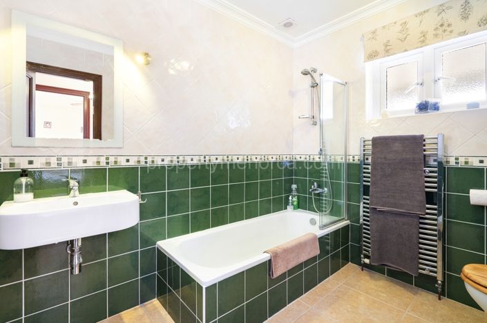 Image No.25-5 Bed Villa for sale