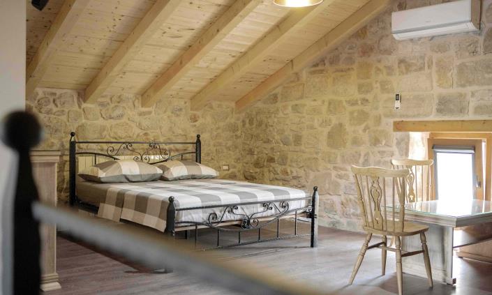 Image No.8-2 Bed House for sale