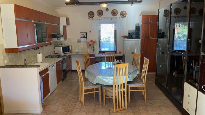 Image No.4-4 Bed Apartment for sale