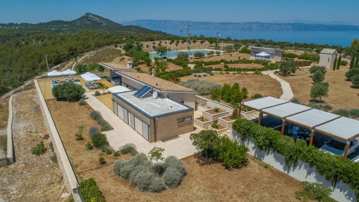 Image No.2-Maison / Villa de 5 chambres à vendre à Gdinj