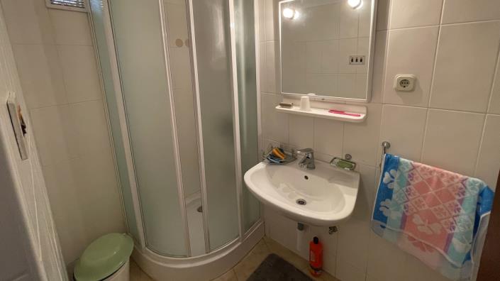 Image No.6-3 Bed House for sale