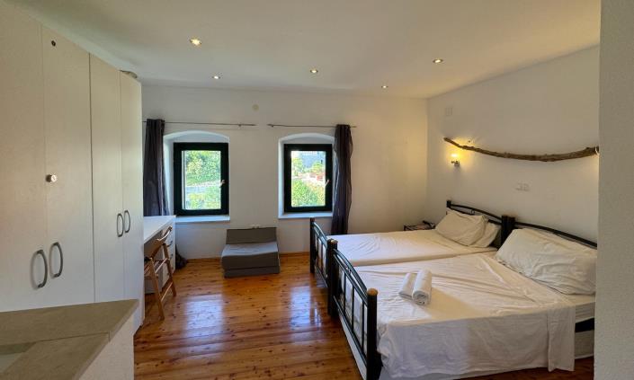 Image No.4-2 Bed House for sale