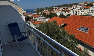 hvar-town-sea-view-balcony