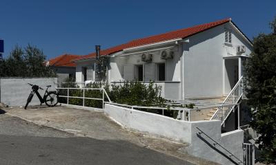 hvar-town-sea-view-parking