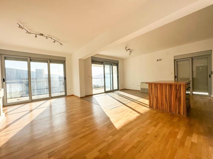 Image No.11-4 Bed House for sale