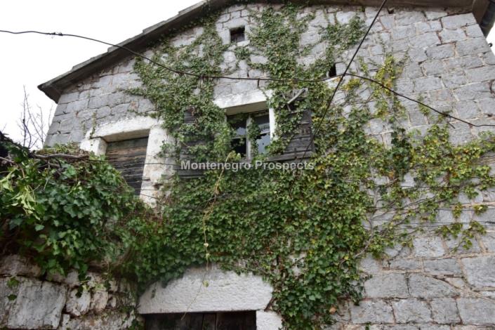 Image No.13-3 Bed Farmhouse for sale