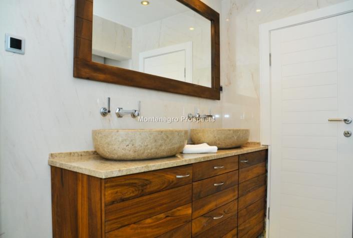 Image No.10-4 Bed House/Villa for sale