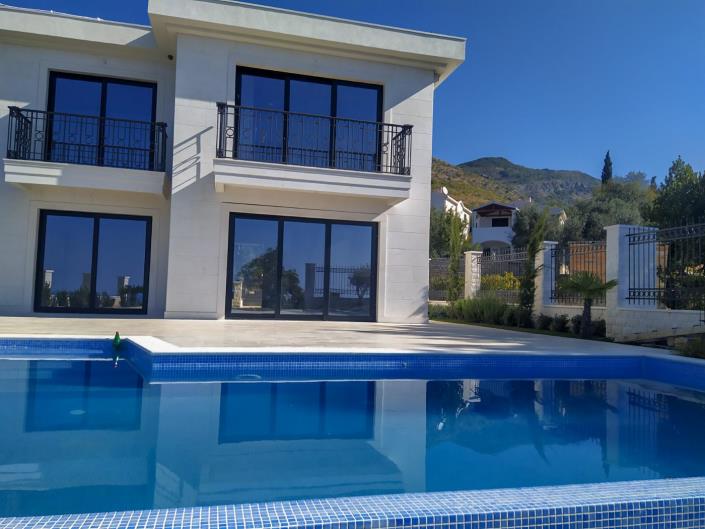 Image No.3-Villa de 3 chambres à vendre à Budva