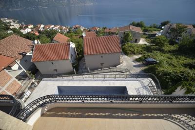 1 - Prcanj, Appartement