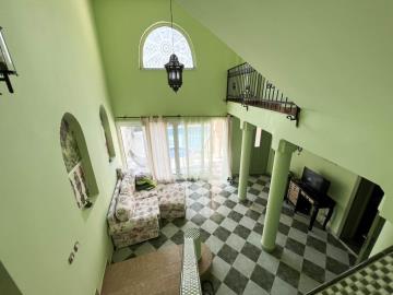 Prodaje-se-vila-sa-bazenom-u-Baru--10391--5-