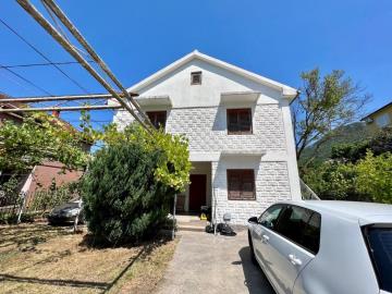 Dom-v-tihpm-meste-v-Lastve-Grbaljskoj-12439--3-_1067x800