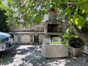 Kvartira-s-trema-spalnjami-v-minute-ot-otela-Splendid-v-Becici-12438--7-_1067x800-10