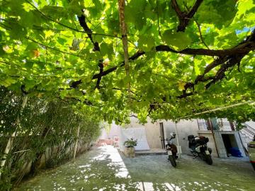 Kvartira-s-trema-spalnjami-v-minute-ot-otela-Splendid-v-Becici-12438--8-_1067x800-11