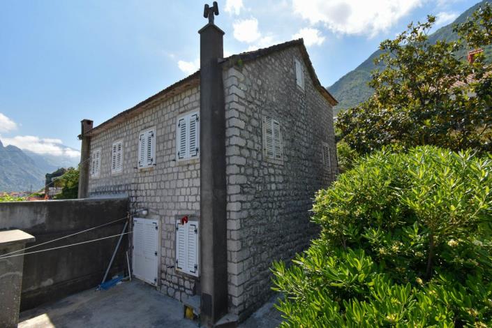 Image No.2-Maison de 3 chambres à vendre à Kotor