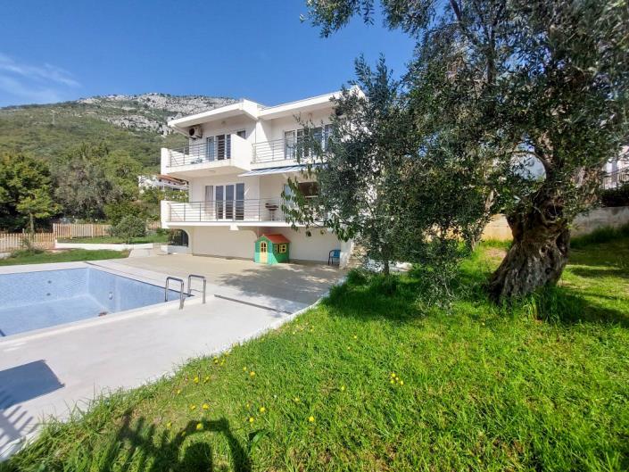 Image No.3-6 Bed House for sale