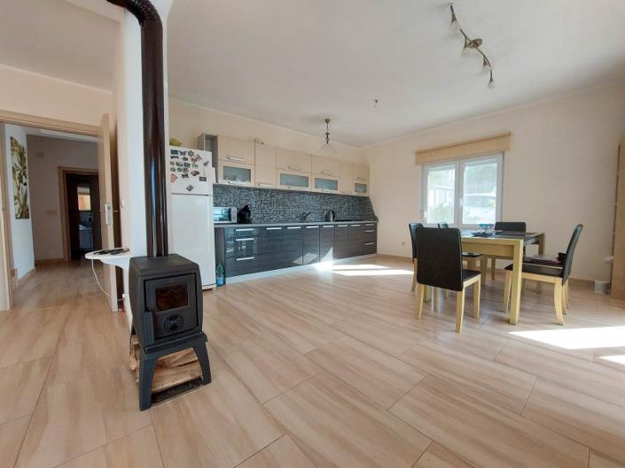 Image No.4-6 Bed House for sale