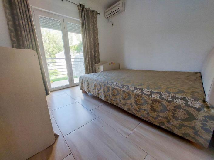 Image No.9-6 Bed House for sale