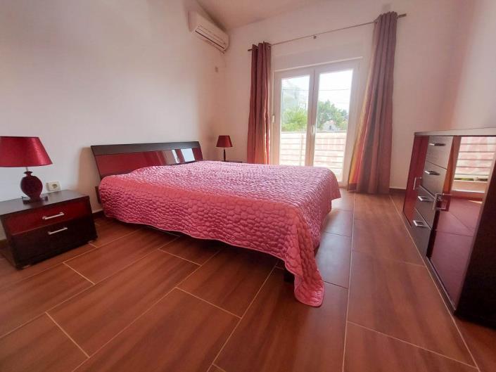 Image No.13-6 Bed House for sale