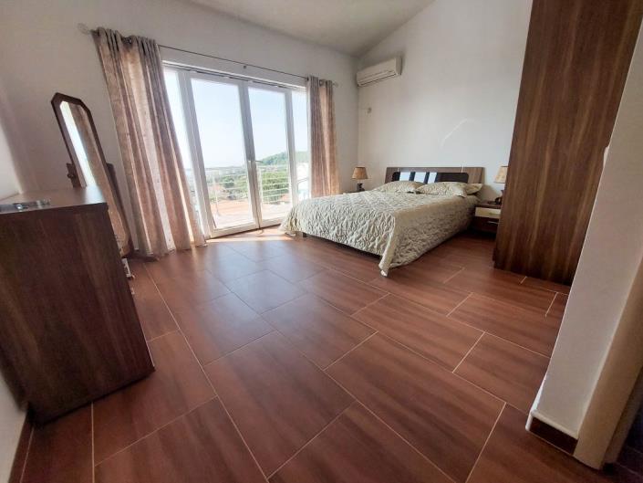 Image No.15-6 Bed House for sale