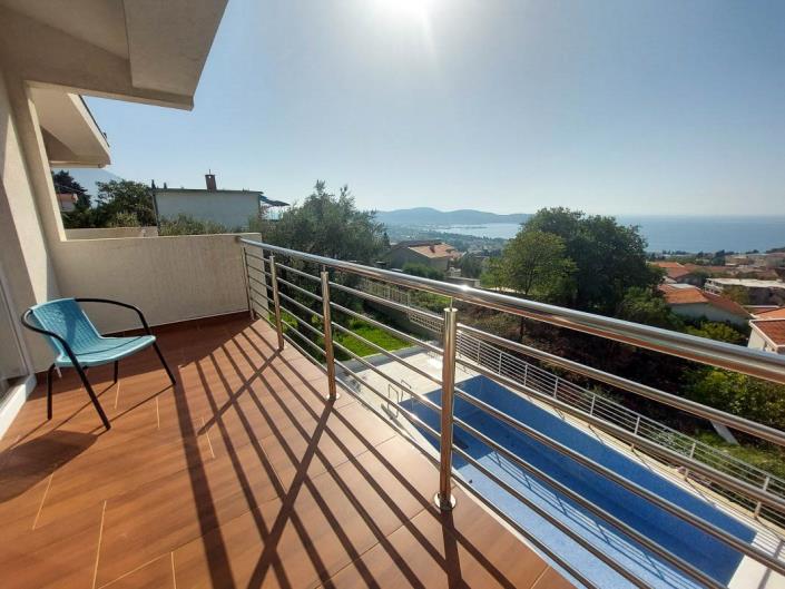 Image No.16-6 Bed House for sale