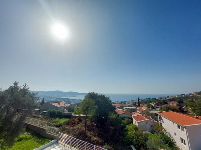 Image No.17-6 Bed House for sale