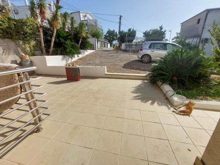 Image No.20-6 Bed House for sale