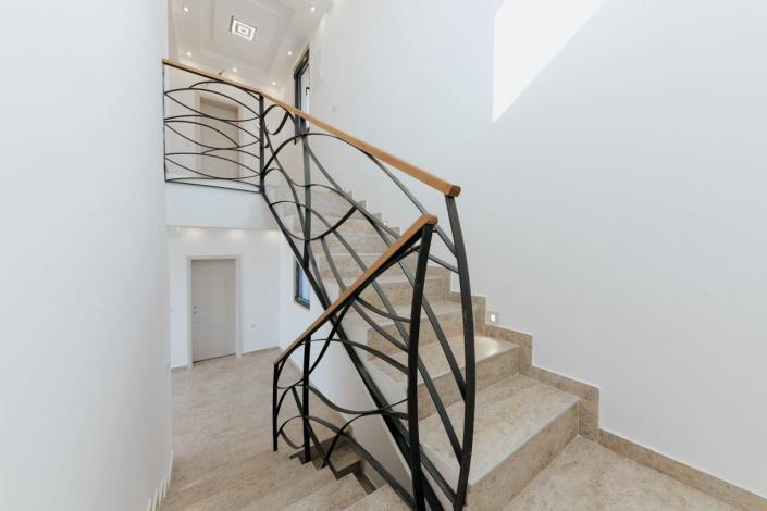 Image No.23-Villa de 4 chambres à vendre à Bar